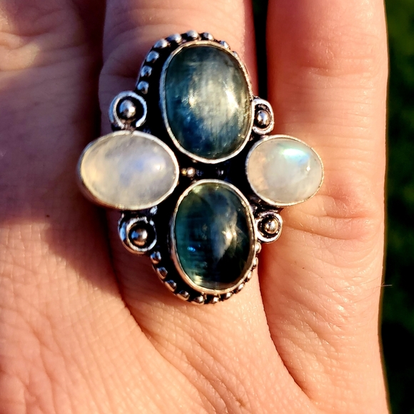 ***Sale*** New Kyanite & Rainbow Moonstone 925 Silver Ring. - Picture 4 of 8
